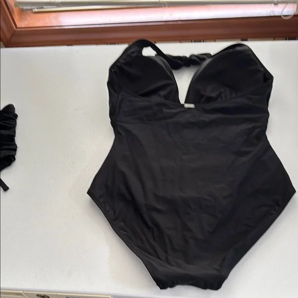 DKNY Black Classic One-Piece Swimsuit - Picture 4 of 6